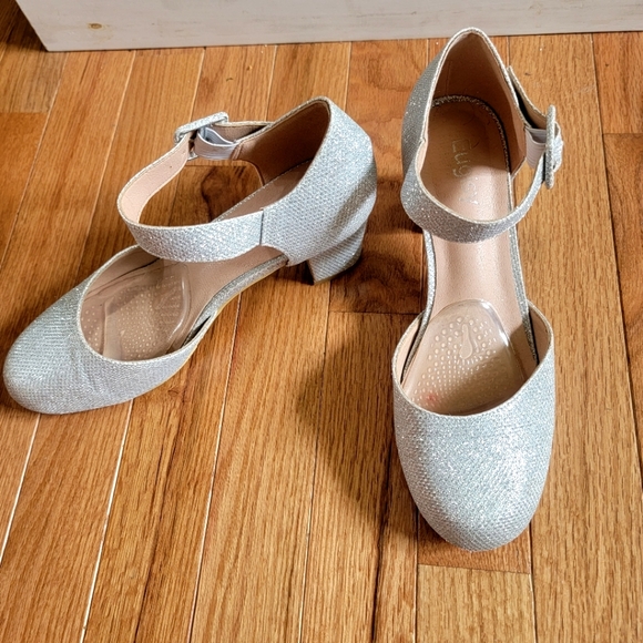 Sparkly Silver Shoes - Picture 2 of 7
